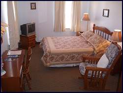 Single guestroom accommodations